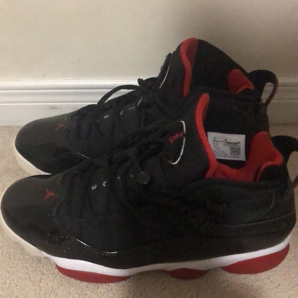 Black and red men Jordan - Picture 2 of 7